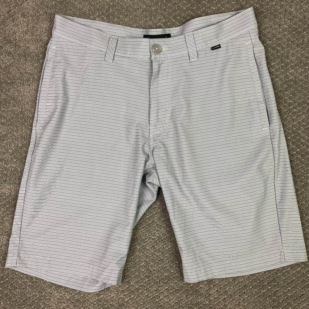 Travis Mathew Beck Shorts Men's 32 Gray Stripes Stretch Golf Performance Wear